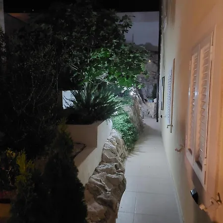 Poseidon سومارتين